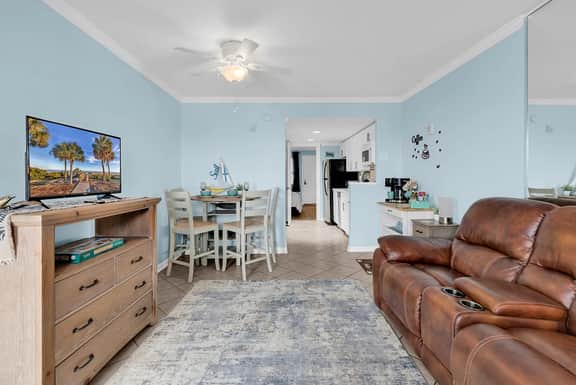 Romantic Getaway: Bluewater Resort 1410 - Image 4